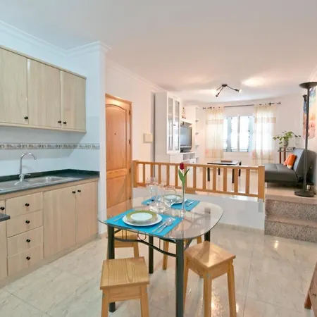 Апартаменты Three Bedroom In Playa De Arinaga *