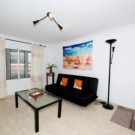 Апартаменты Three Bedroom In Playa De Arinaga *