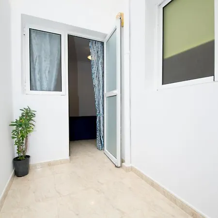 Three Bedroom In Playa De Arinaga Апартаменты *